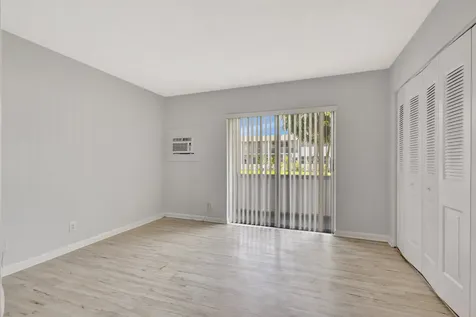 398 Sheffield Q West Palm Beach FL 33417