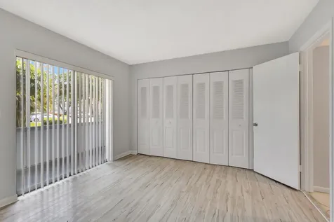 398 Sheffield Q West Palm Beach FL 33417