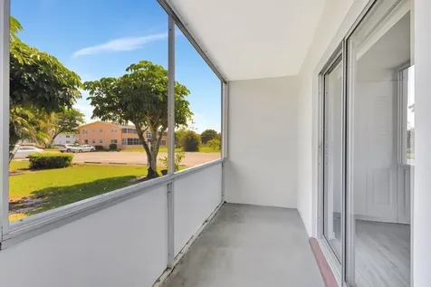 398 Sheffield Q West Palm Beach FL 33417
