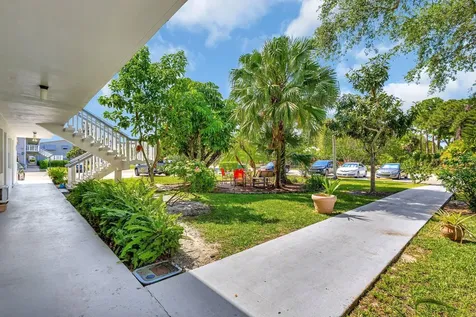 398 Sheffield Q West Palm Beach FL 33417