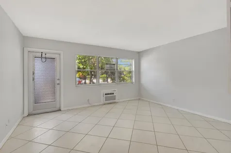 398 Sheffield Q West Palm Beach FL 33417