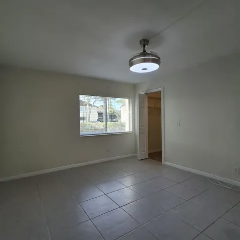 115 Lake Pine Circle Greenacres FL 33463