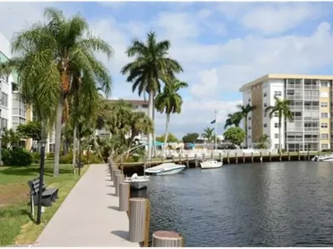 3040 NE 16th Avenue Oakland Park FL 33334