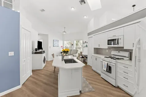 73 Via Verona Palm Beach Gardens FL 33418