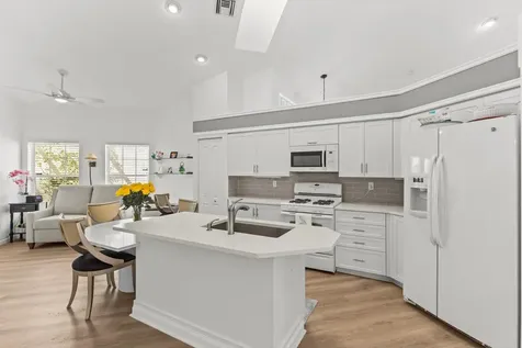 73 Via Verona Palm Beach Gardens FL 33418