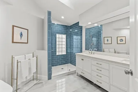 73 Via Verona Palm Beach Gardens FL 33418