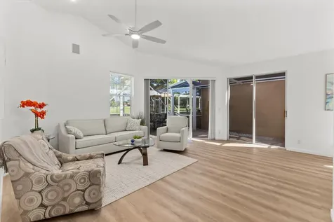 73 Via Verona Palm Beach Gardens FL 33418
