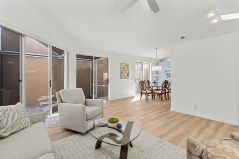 73 Via Verona Palm Beach Gardens FL 33418