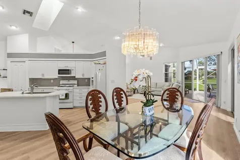73 Via Verona Palm Beach Gardens FL 33418