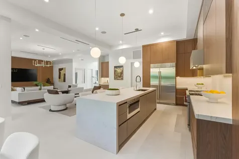 450 Ne Spanish Court Boca Raton FL 33432