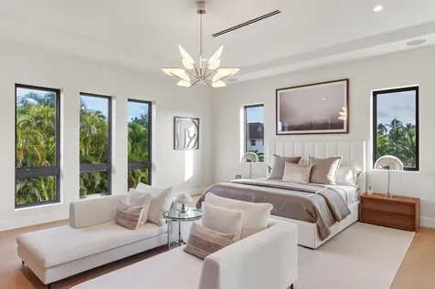 450 Ne Spanish Court Boca Raton FL 33432