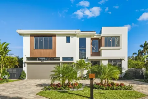 450 Ne Spanish Court Boca Raton FL 33432