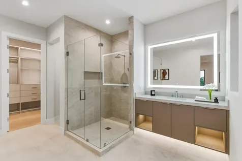 450 Ne Spanish Court Boca Raton FL 33432