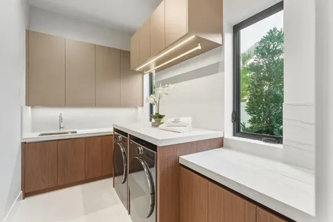 450 Ne Spanish Court Boca Raton FL 33432