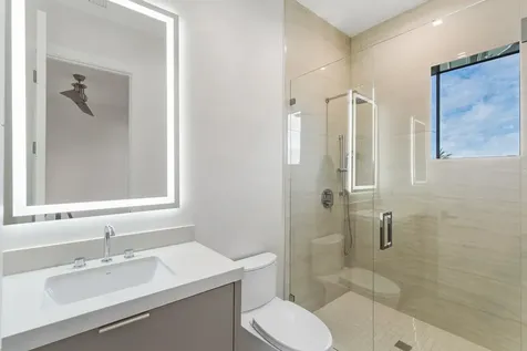 450 Ne Spanish Court Boca Raton FL 33432