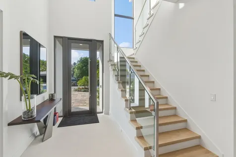 450 Ne Spanish Court Boca Raton FL 33432