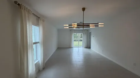 5876 NW Fairfox Way Port Saint Lucie FL 34987