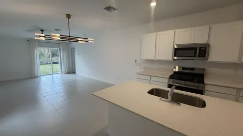 5876 NW Fairfox Way Port Saint Lucie FL 34987