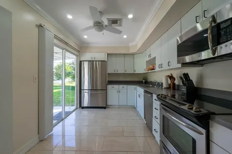 124 Sw 14th Street Boynton Beach FL 33426