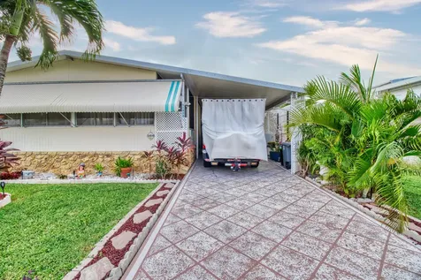 51010 Galina Bay Boynton Beach FL 33436