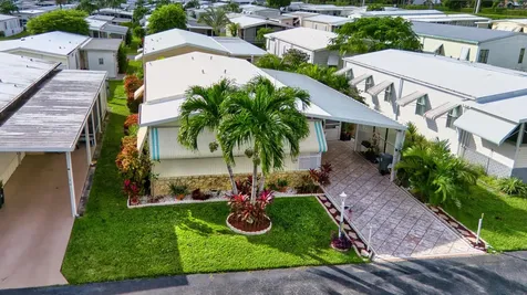 51010 Galina Bay Boynton Beach FL 33436