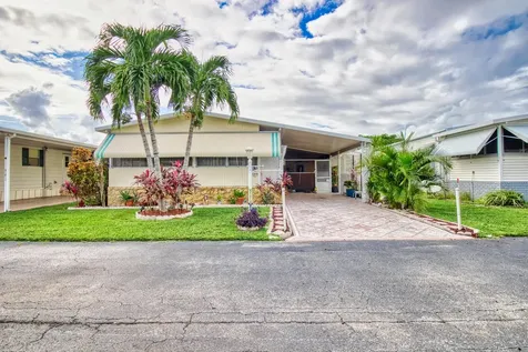 51010 Galina Bay Boynton Beach FL 33436