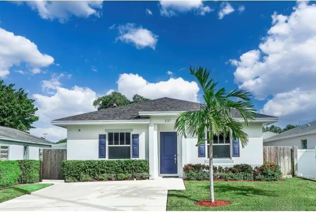 337 Oak Alley Delray Beach FL 33444