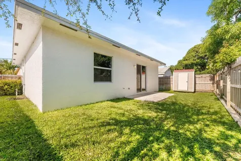 337 Oak Alley Delray Beach FL 33444