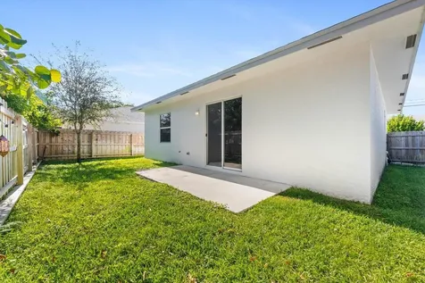 337 Oak Alley Delray Beach FL 33444