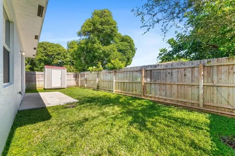 337 Oak Alley Delray Beach FL 33444