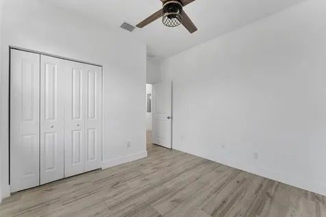 337 Oak Alley Delray Beach FL 33444