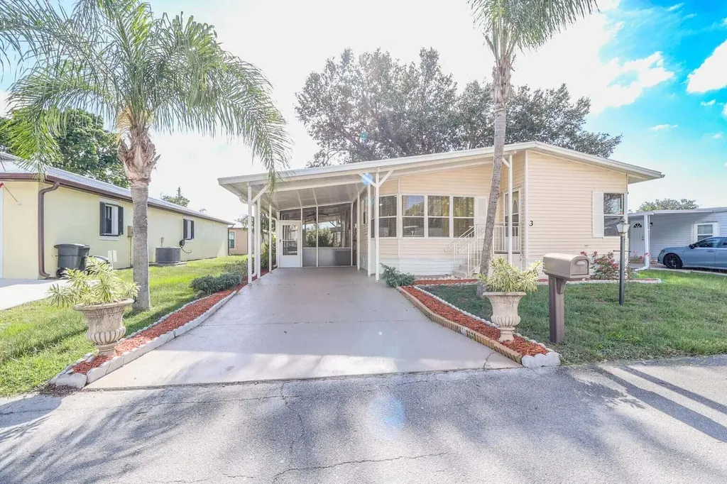 3 Espanola Lane Port Saint Lucie FL 34952