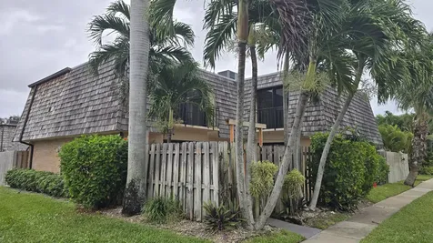 257 Lake Arbor Drive Palm Springs FL 33461