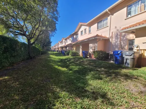 102 S Santa Catalina Circle North Lauderdale FL 33068