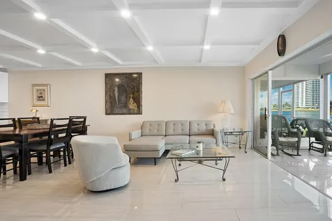 20 Yacht Club Drive North Palm Beach FL 33408