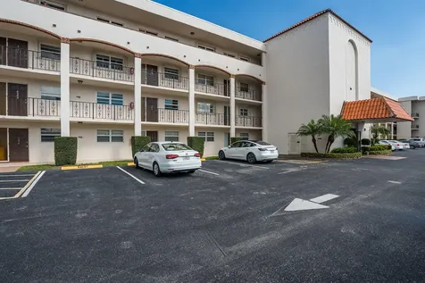 20 Yacht Club Drive North Palm Beach FL 33408