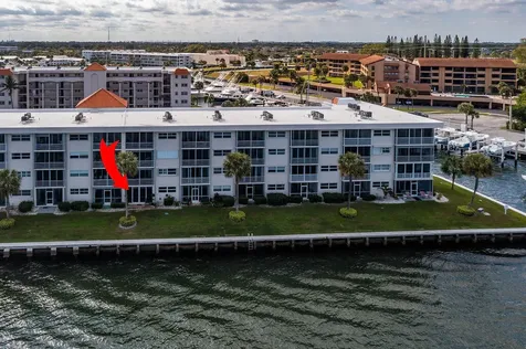 20 Yacht Club Drive North Palm Beach FL 33408