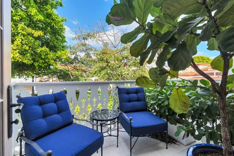 236 Phipps Plaza Palm Beach FL 33480