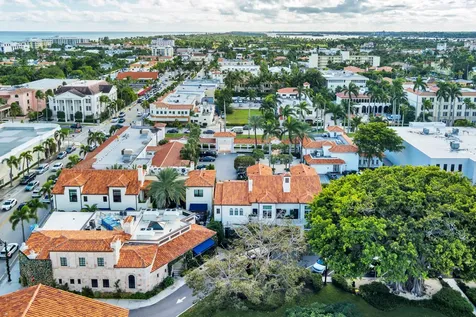 236 Phipps Plaza Palm Beach FL 33480