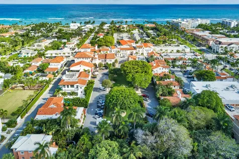 236 Phipps Plaza Palm Beach FL 33480