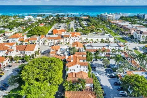 236 Phipps Plaza Palm Beach FL 33480