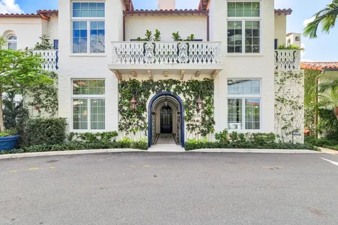236 Phipps Plaza Palm Beach FL 33480