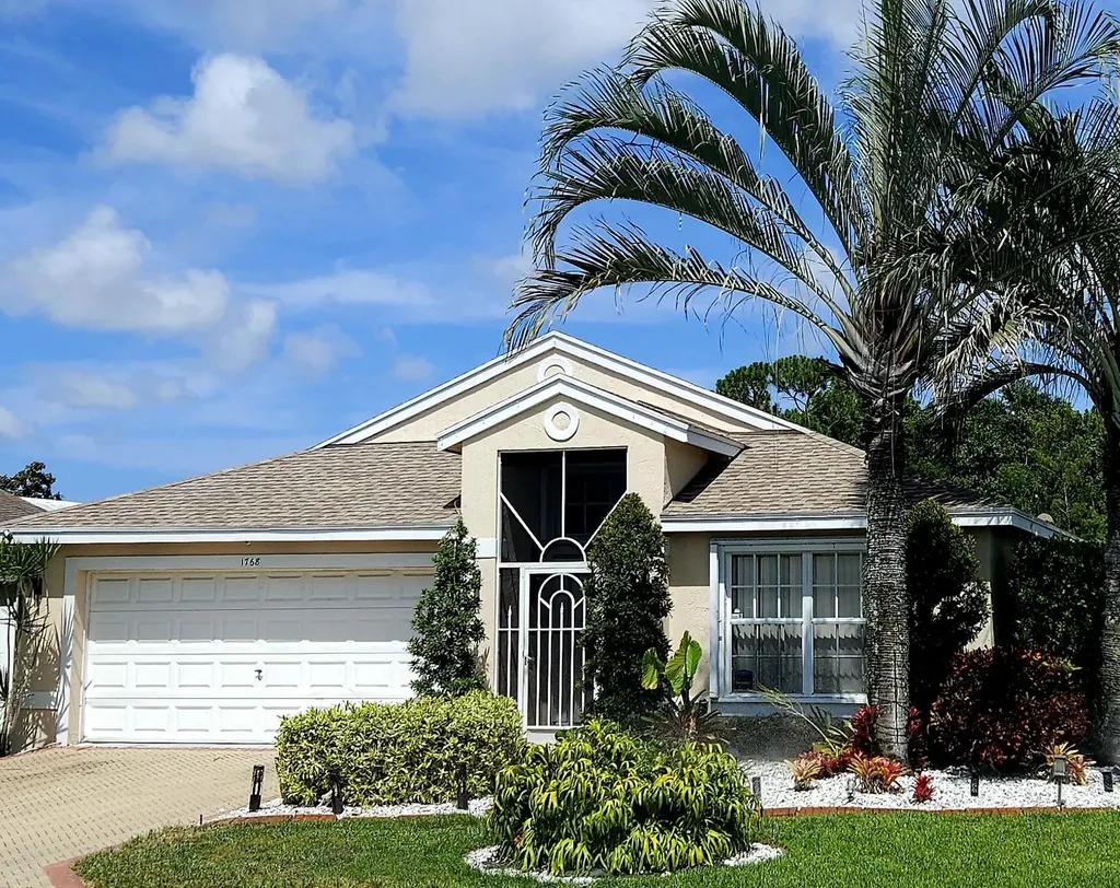 1768 Sawgrass Circle Greenacres FL 33413