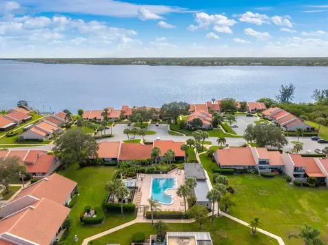 3501 Se Sandpiper Court Port Saint Lucie FL 34952