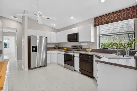 2570 Nw 13th Street Delray Beach FL 33445