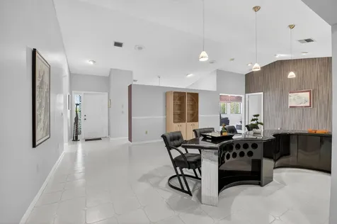 2570 Nw 13th Street Delray Beach FL 33445