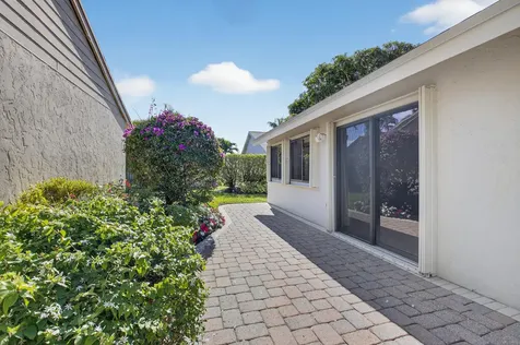 2570 Nw 13th Street Delray Beach FL 33445