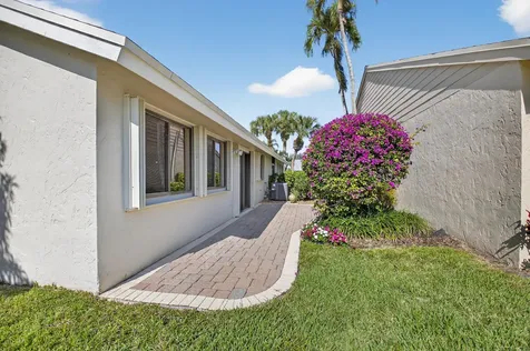 2570 Nw 13th Street Delray Beach FL 33445
