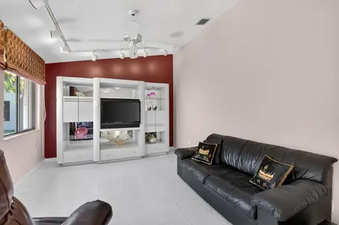 2570 Nw 13th Street Delray Beach FL 33445