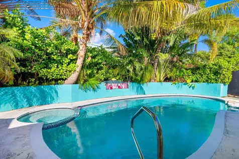 113 Park Lane Hypoluxo FL 33462